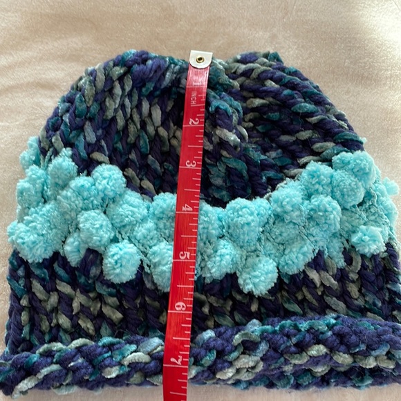 NWT - Hand-knitted hat - Picture 6 of 7